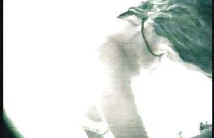 salope blanche film porno francais amateur potelée éjacule fort avec une brosse à cheveux